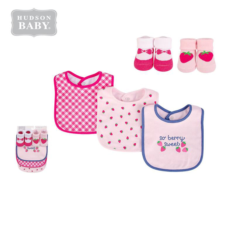 Baby Girl Bibs n Socks 5 Pcs Set Pink Strawberry 0 to 9 Months 17608 - quixoticmuses